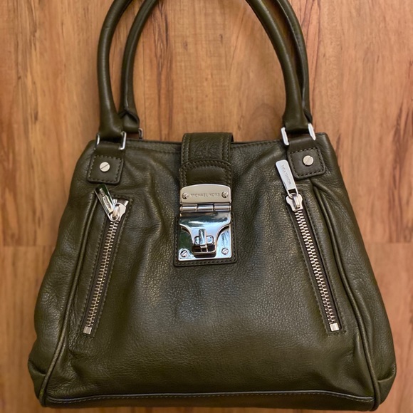 MICHAEL Michael Kors Handbags - 🌺Final Price w/Free Shipping🌺MICHAEL BY MICHAEL KORS (Dust Bag Added)